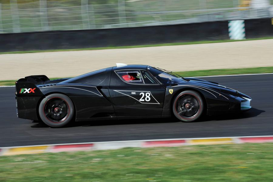  Ferrari FXX Evoluzione 2006 года  (фото 5 из 8)